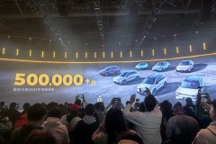 域紫、驰影灰和竞速灰3款内饰可选